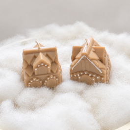 candela gingerbread house